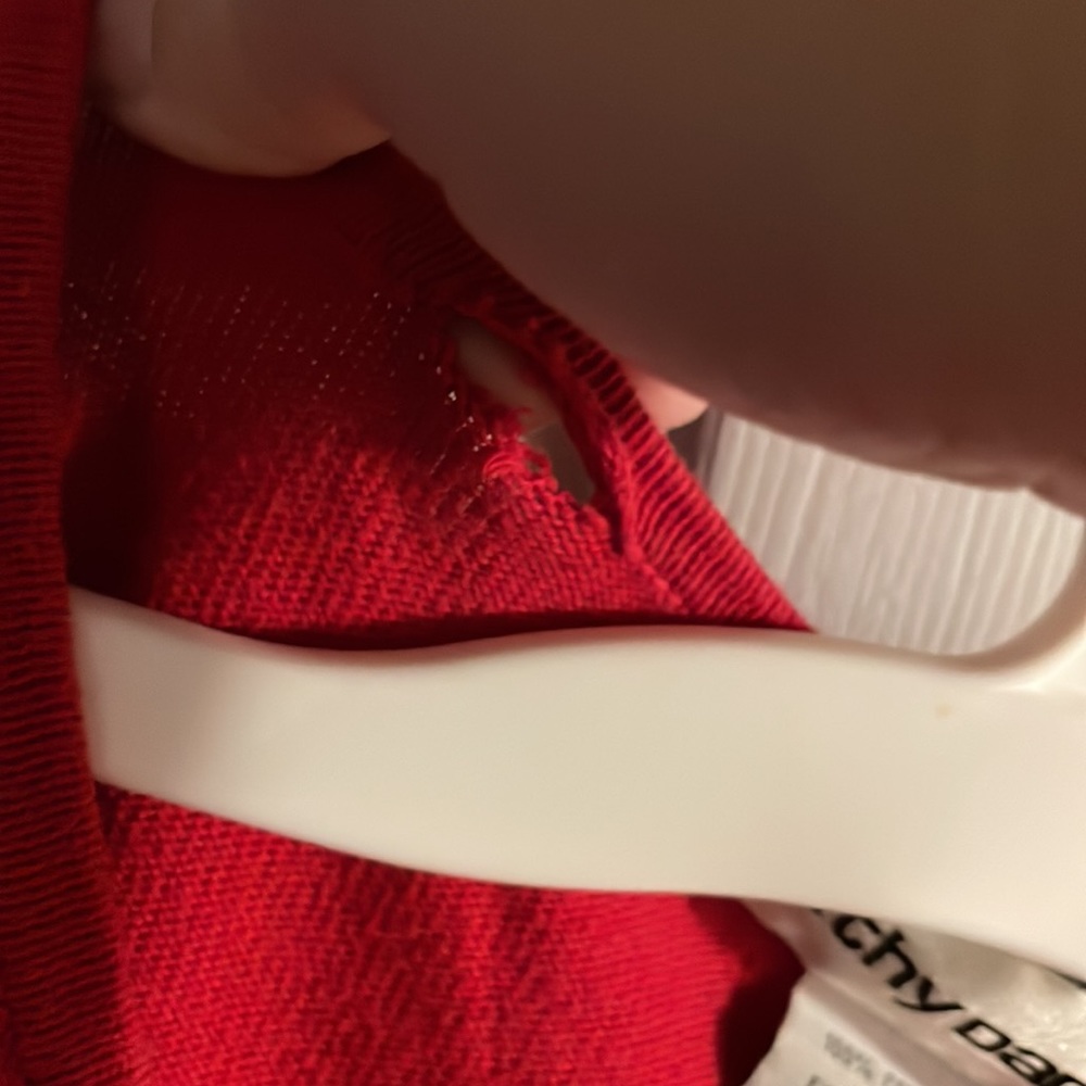 Red sweater - Picture 4 of 5